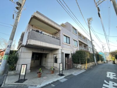 パールセンターの灯りを抜けて